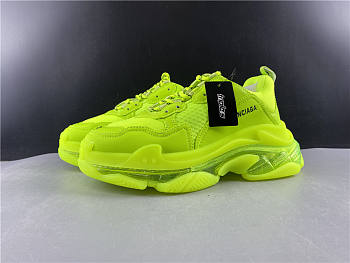 Baliciaga Triple S makes Old fluorescent Green 