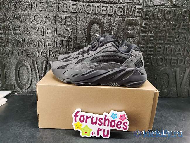 Adidas YEEZY BOOST 700V2  - 1
