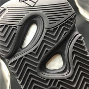 Adidas YEEZY BOOST 700V2  - 4