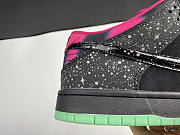 Nike SB Dunk Low Premier Northern Lights coconut black pink and green spot 724183-063 - 3