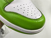 Supreme x Nike SB Dunk Low white-green crocodile pattern DH3228-101 - 5