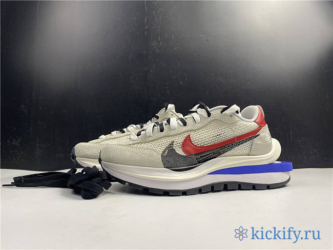 Nike sacai x Nike VaporWaffle Milan red double hook CV1363-100 - 1