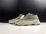 Adidas Yeezy Boost 700V2 Cream White meeting beige GY7924 - 1