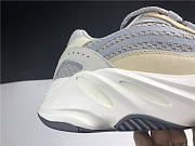 Adidas Yeezy Boost 700V2 Cream White meeting beige GY7924 - 4