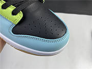 Nike Dunk Low SE  - 4