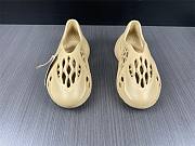 Yeezy Foam RNNR Ochre GW3354 - 3