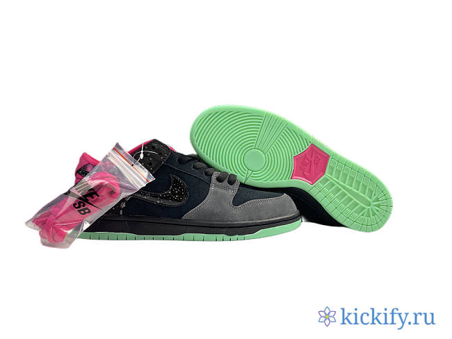 Nike SB Dunk Low Premier Northern Lights coconut black pink and green spot 724183-063 - 1