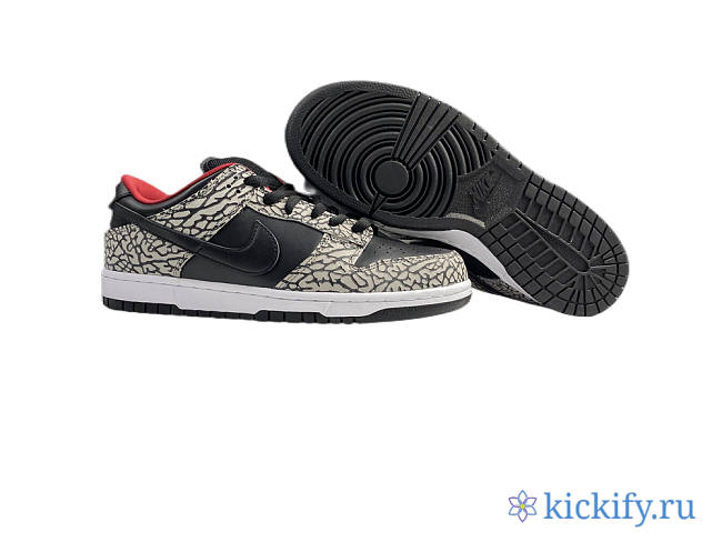Supreme × Nike SB Dunk Low “Black Cement   304292-131 - 1