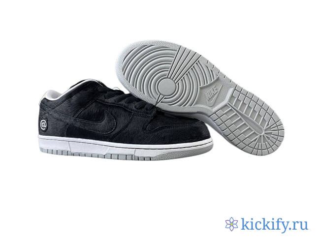 Nike SB Dunk Low violent bear black plush CZ5127 001 - 1