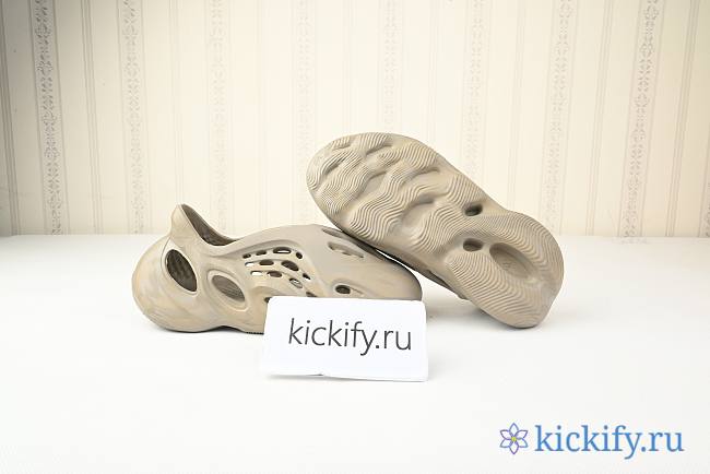 Adidas Yeezy Foam RNNR Stone Sage GX4472 - 1