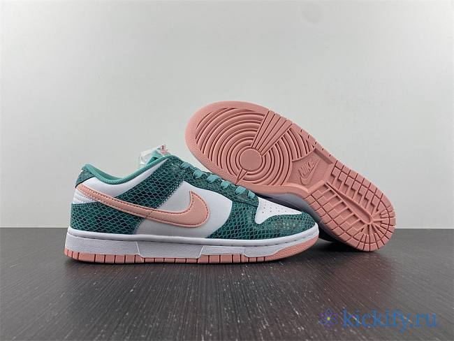 Nike Dunk SB Low Snake Skin DR8577-300 - 1