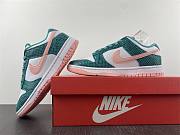 Nike Dunk SB Low Snake Skin DR8577-300 - 2