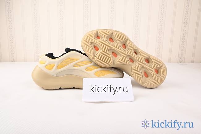 Adidas Yeezy 700 V3 Safflower G54853 - 1