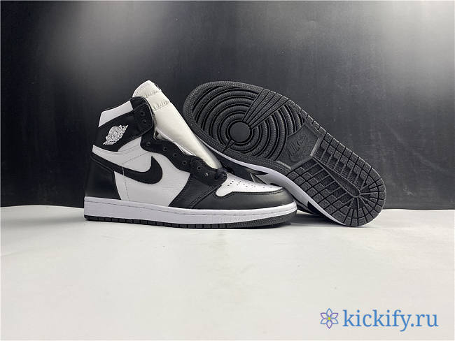 Nike Air Jordan 1 Retro High OG black and white 555088-010 - 1