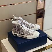 D1or B23 Top Logo Oblique - 3