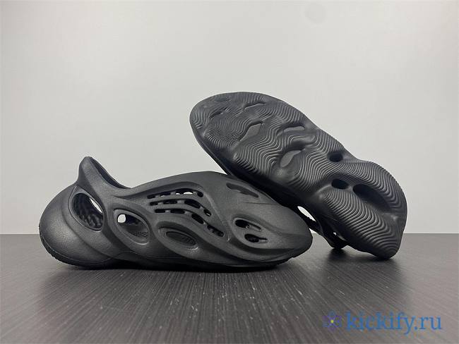 Adidas Yeezy Foam RNR Onyx HP8739 - 1