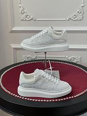 Alexender McQveen 092201 - 5