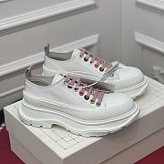 Alexender McQveen 092301 - 1