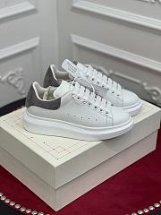 Alexender McQveen 092304 - 1