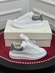 Alexender McQveen 092304 - 4