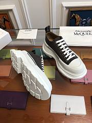 Alexender McQveen 092307 - 3