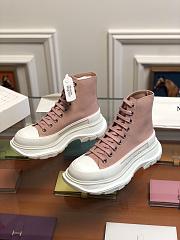 Alexender McQveen 092309 - 4