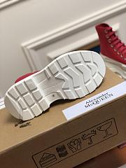 Alexender McQveen 092310 - 5