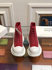 Alexender McQveen 092310 - 2