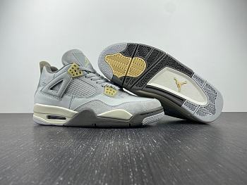 Air Jordan 4 Retro SE Craft Photon Dust DV3742-021
