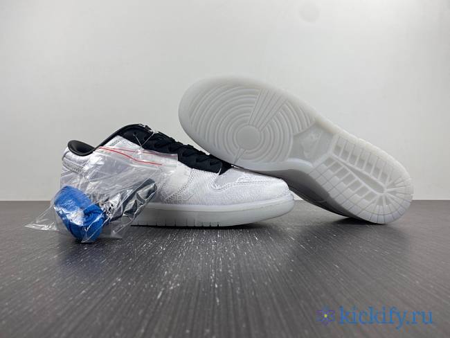 Nike Dunk Low SP '20th Anniversary' FN0315-110 - 1