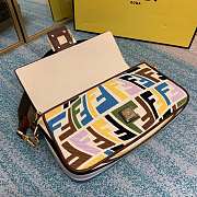 Fend1 Ff Fish-eye Motif Medium Baguette Bag - 4