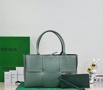 B0ttega Veneta Arco Tote Dark Green Bag