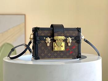 Louis Vittan Box Bag