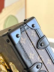 Louis Vittan Box Bag - 2