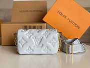 Louis Vittan Wallet on Strap M81399 - 4