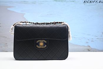 Chane1 Black Quilted Lambskin Jumbo Classic Single Flap Gold Hardware